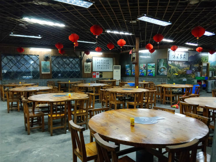 華美農(nóng)場(chǎng)農(nóng)家宴餐館