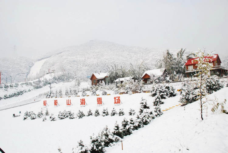北京軍都山滑雪場