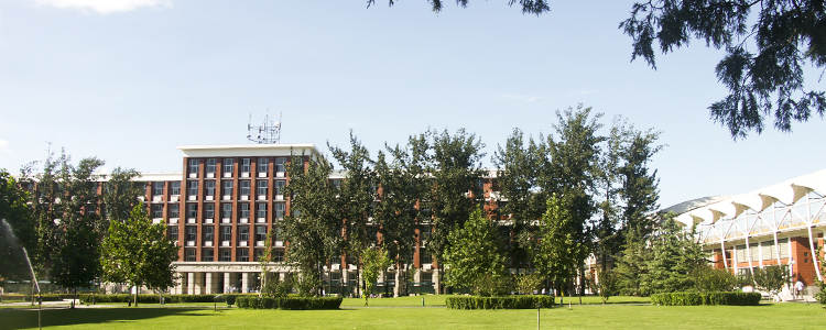 清華大學(xué)附屬中學(xué)