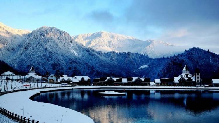 西嶺雪山