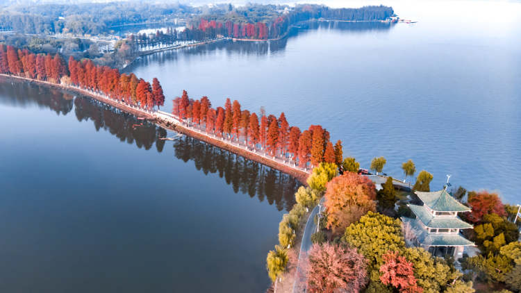 東湖